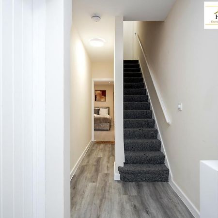 Bedford Hospital Victoria Apartments A And B By Homely Spaces Short Lets & Serviced Accommodation Εξωτερικό φωτογραφία