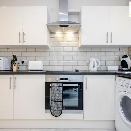 Bedford Hospital Victoria Apartments A And B By Homely Spaces Short Lets & Serviced Accommodation Εξωτερικό φωτογραφία