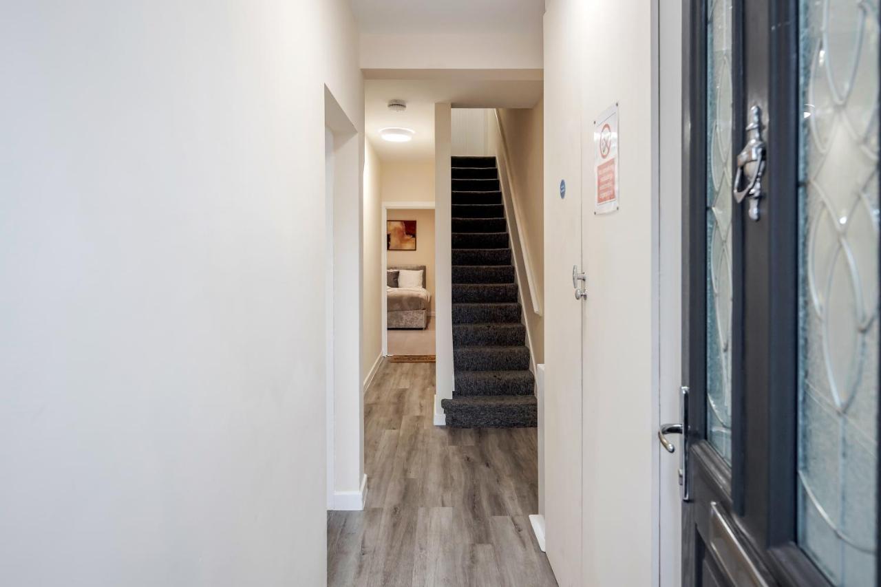 Bedford Hospital Victoria Apartments A And B By Homely Spaces Short Lets & Serviced Accommodation Εξωτερικό φωτογραφία