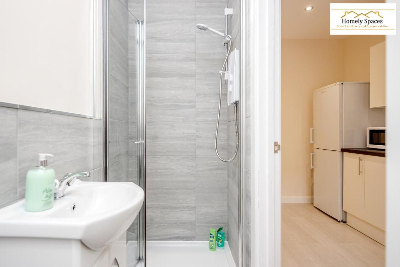 Bedford Hospital Victoria Apartments A And B By Homely Spaces Short Lets & Serviced Accommodation Εξωτερικό φωτογραφία