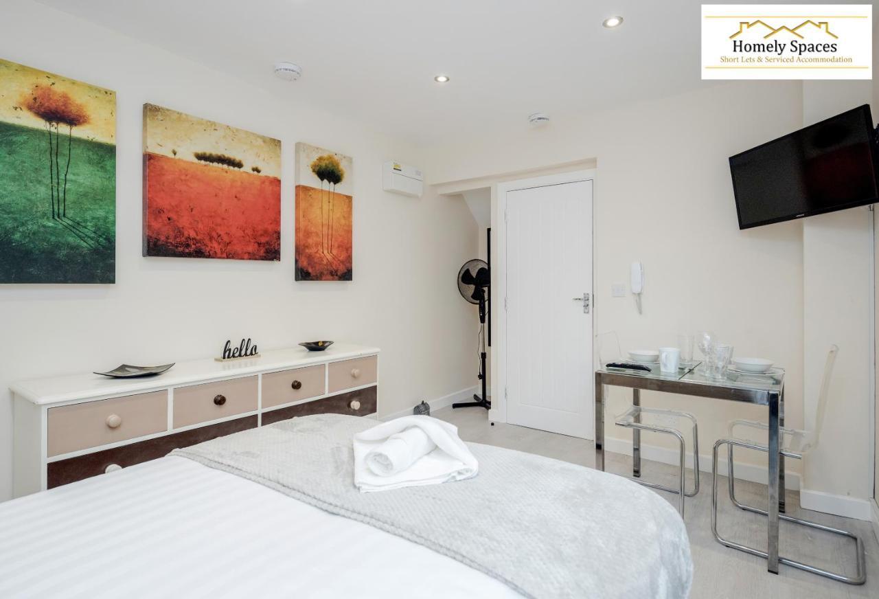 Bedford Hospital Victoria Apartments A And B By Homely Spaces Short Lets & Serviced Accommodation Εξωτερικό φωτογραφία